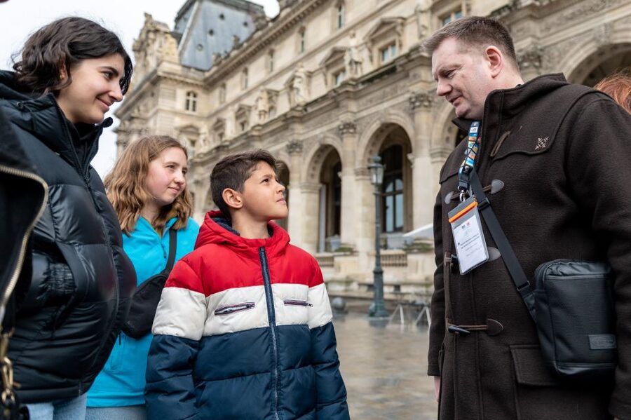 Paris: Louvre Private Family Tour for Kids + Reserved Entry - A 2-hour private Louvre plan that actually fits kids