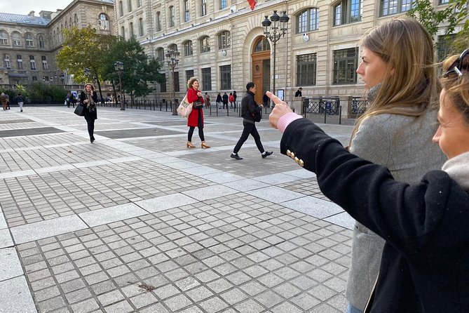Paris & Louvre Semi Private or Private Tour with Île de la Cité - Notre-Dame at the center of the 2019 fire story, what to notice now
