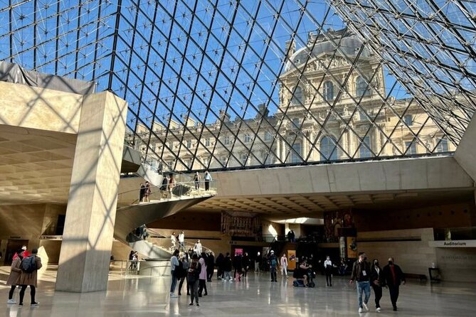 Paris & Louvre Semi Private or Private Tour with Île de la Cité - Guided Louvre scope vs. full museum dreaming