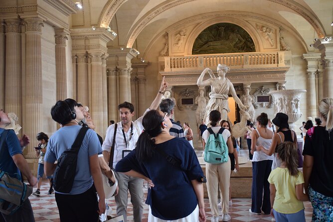 Paris Louvre Small Group Tour with Pre-Reserved Tickets - Meeting point at Le Nemours, and why you must arrive early