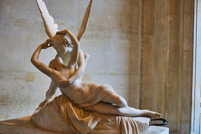 Paris Louvre Small Group Tour with Pre-Reserved Tickets - What to watch out for: re-entry rules, bags, and stairs