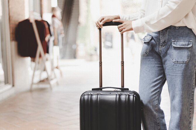 Paris: Luggage Storage close to Louvre Museum - Should You Book This Louvre Area Luggage Storage?