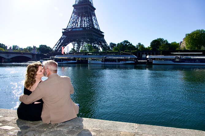 Paris Luxury Private Professional Photoshoot at the Eiffel Tower - Pont de Bir-Hakeim: bridge views that add real variety