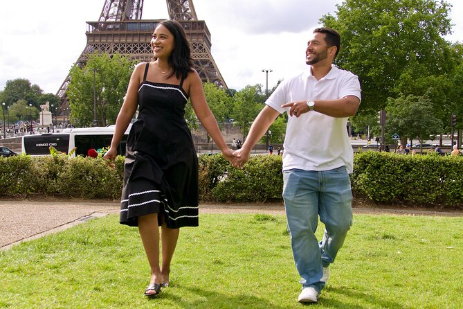 Paris Luxury Private Professional Photoshoot at the Eiffel Tower - Avenue De Camoens and Pont d’Iéna: finishing with style
