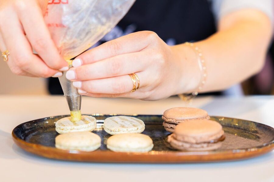 Paris: Macaron Class at Galeries Lafayette - Languages and the pace of instructions