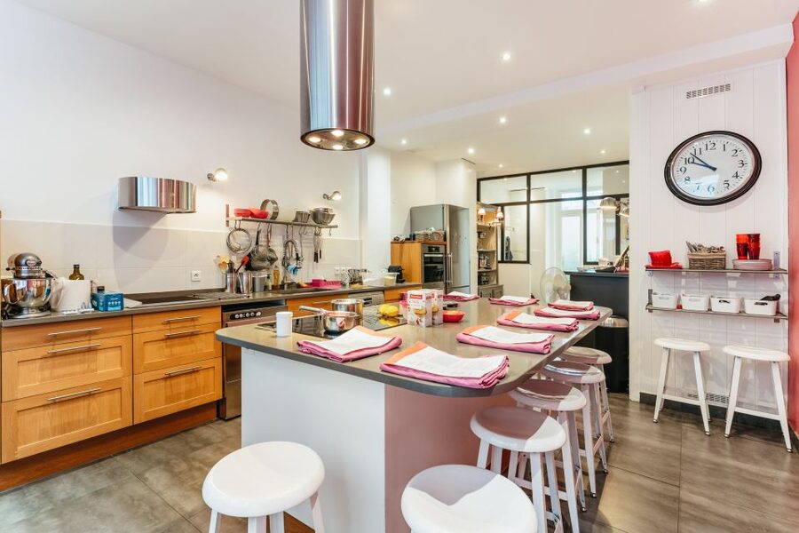 Paris: Macarons Cooking Class with Pâtisserie Chef Noémie - Group Size, Participation, and the Studio Feel
