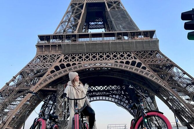 Paris Main Sights Bike Tour - Orsay, Pont Alexandre III, and the Eiffel Tower: the Seine’s power trio