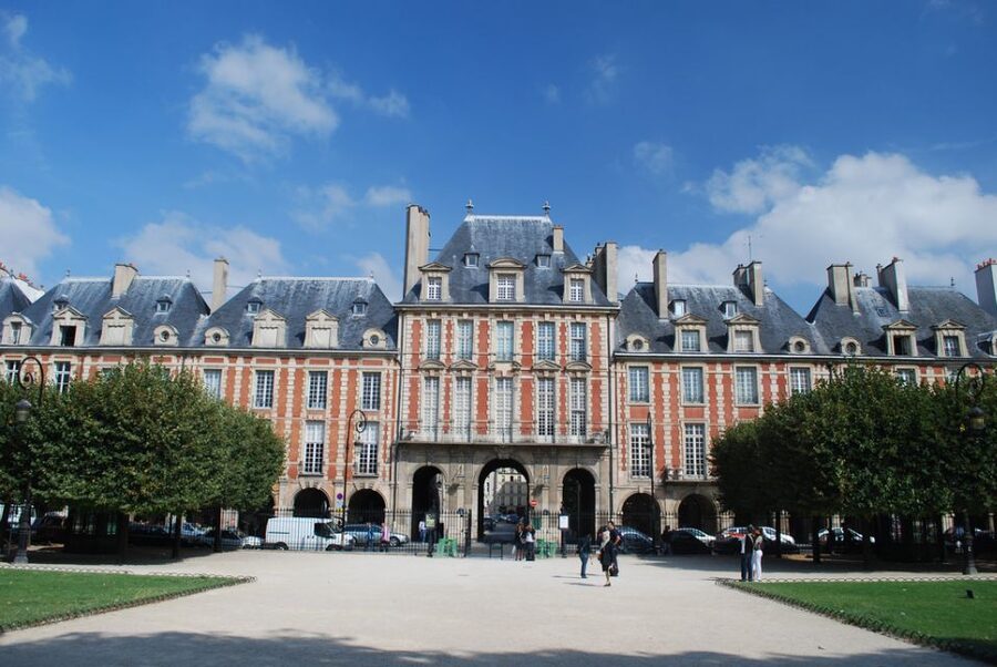 Paris Marais Quarter 2-Hour Private Walking Tour - Meeting at Metro Étienne Marcel, then getting your bearings fast