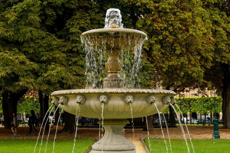 Paris: Marais without crowds. Guided Tour. - Rue du Figuier and Le Village Saint-Paul: tiny streets, big clues