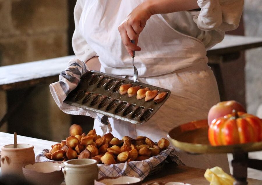 Paris: Montmartre Culture and Local Pastries Walking Tour - Key Points You Should Know Before You Go