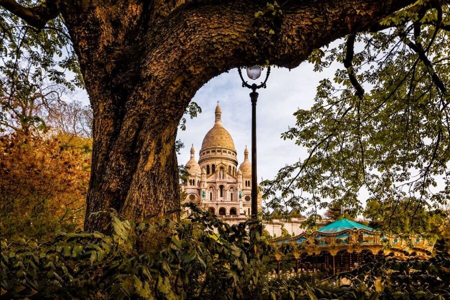 Paris: Montmartre Culture and Local Pastries Walking Tour - Sacré-Coeur and Place du Tertre: The Stops That Define the District