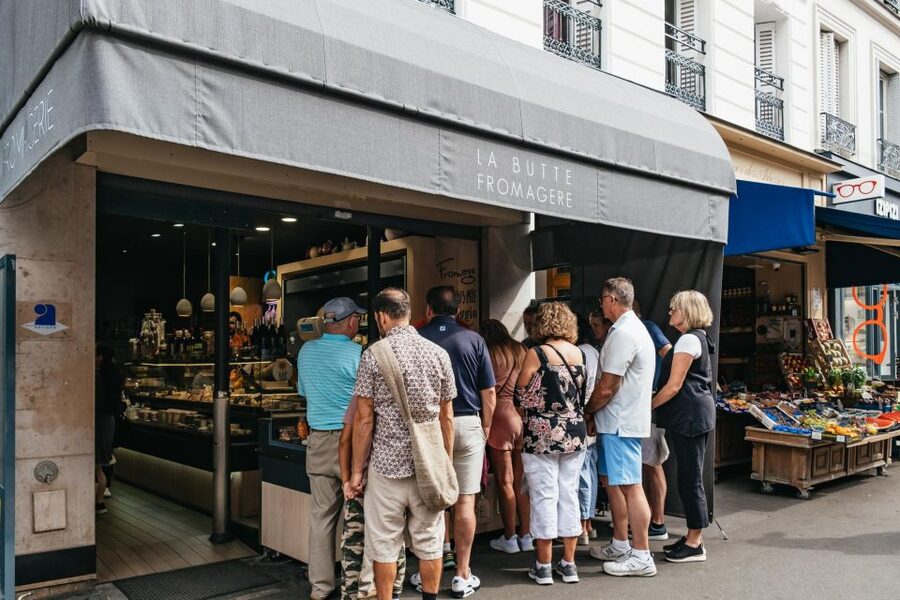 Paris: Montmartre Food and Wine Guided Tour - Savory street-style bites, including brut cider and amuse-galettes