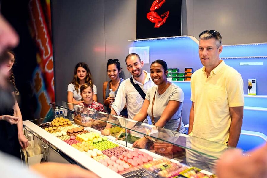 Paris: Montmartre Food Tour with 10 Local Tastings & Wines - Key highlights you will remember