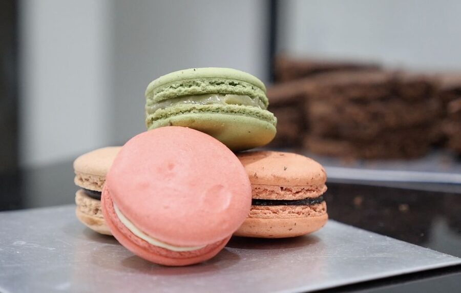 Paris: Montmartre Food Tour with Full Meal - Rue Lepic and Place des Abbesses, Where the Tour Starts Feeling Local