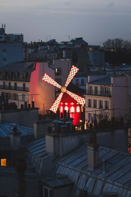 Paris: Montmartre Guided Walking Tour - Place du Tertre: The Square, the Artists, and the Present Day