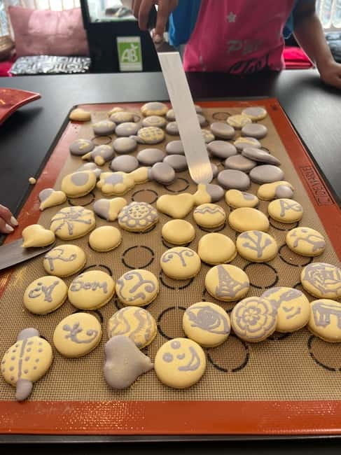 Paris: Montmartre Macaron Baking Workshop - Filling lesson while your shells bake: raspberry ganache and mango-passion options