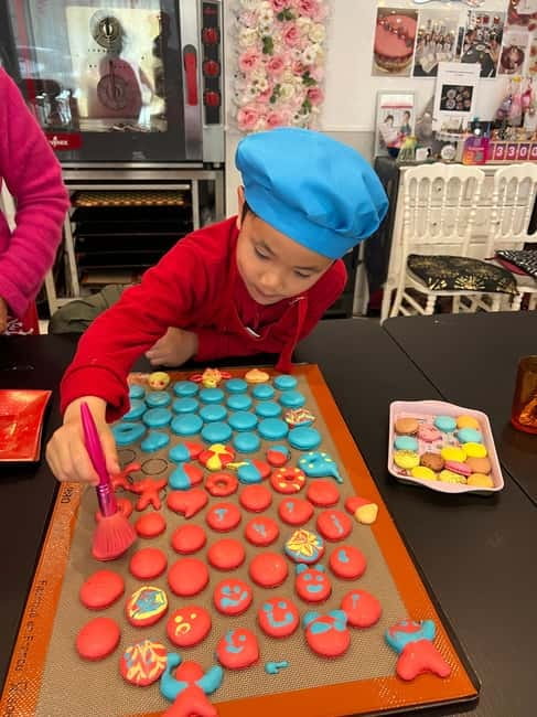 Paris: Montmartre Macaron Baking Workshop - Price, group size, and when this workshop is worth the $150