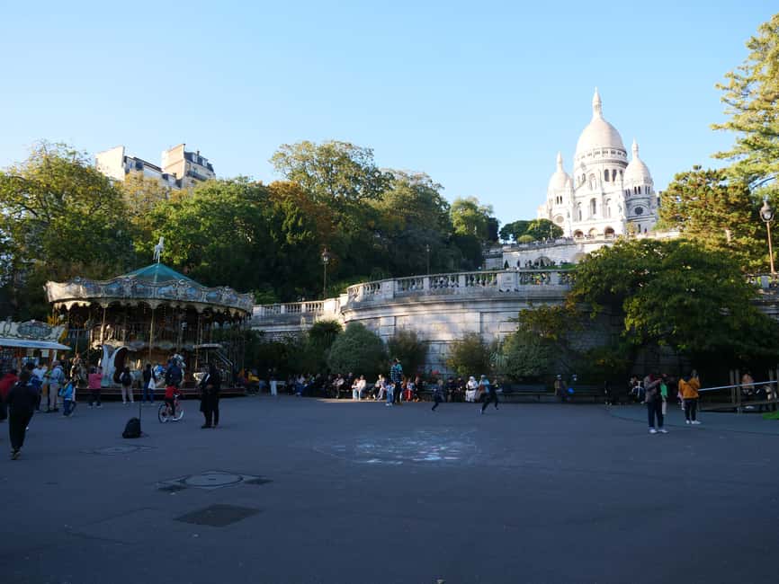 Paris: Montmartre Must-See Walking Tour with a Local Guide - Sacré-Cœur: mosaics, mosaics, and that Paris view