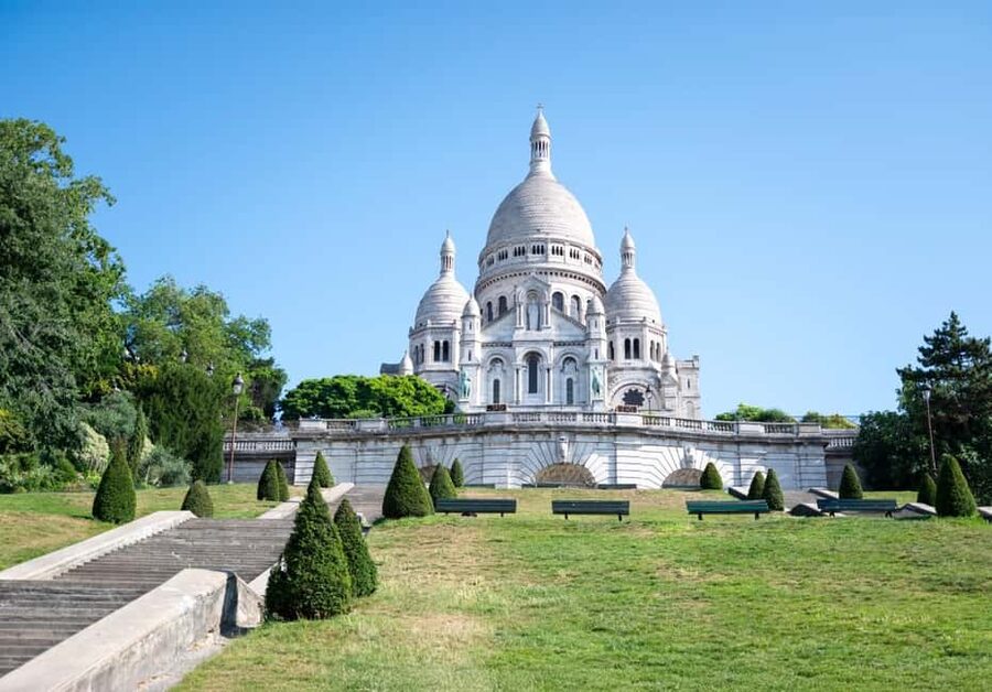 Paris: Montmartre, Notre-Dame, & Louvre Tour with Cruise - Key points before you go