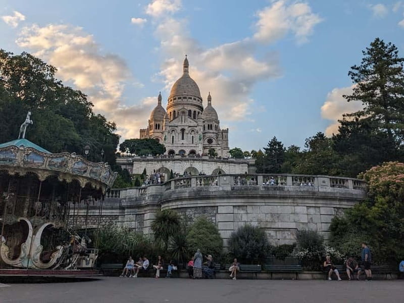 Paris: Montmartre/Pigalle Foodie Tour with Tastings - Wine bar stops and the alcohol reality