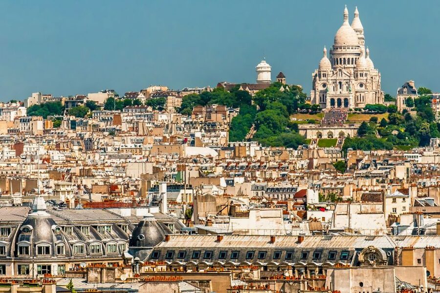 Paris: Montmartre & Sacre Coeur Guided Tour 12 guests 2,5h - The Montmartre lanes: where the artist legends start making sense