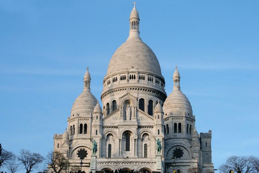 Paris: Montmartre Small Group Guided Walking Tour - Vineyards and cabarets: why Montmartre was never just postcard