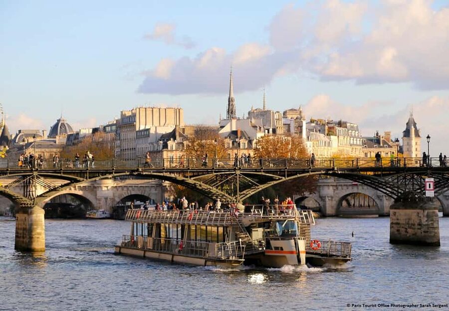 Paris: Montmartre Train Ride w/ Optional Seine River Cruise - Cemetery of Montmartre, Clos Montmartre, and the quieter stops