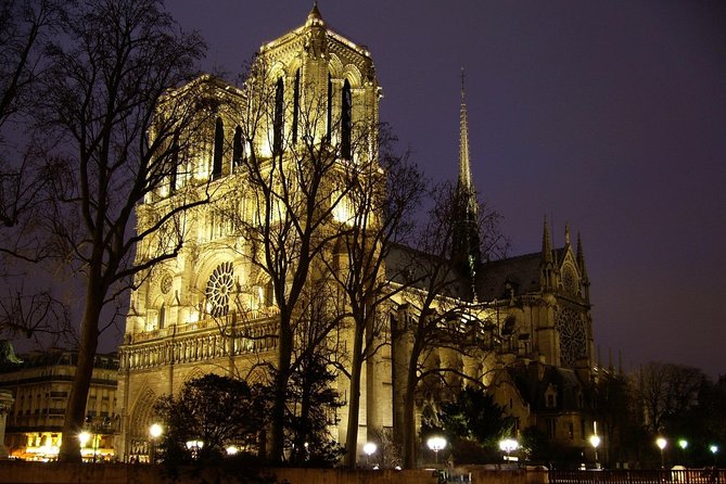 Paris Murder Mystery: Death on the Seine Quest and Tour - The walking route: classic landmarks, puzzle stops, and how to expect the city
