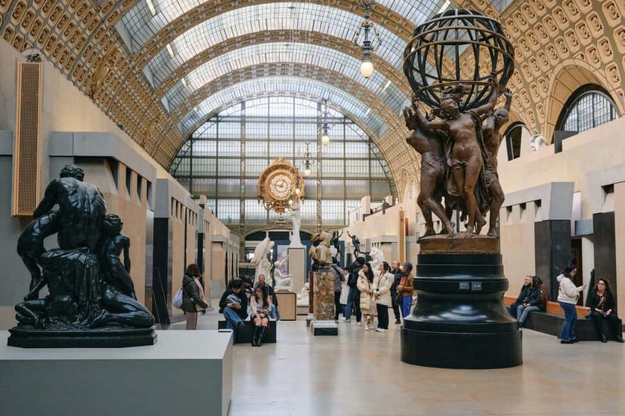 Paris: Musée d'Orsay Private Guided Tour with Reserved Entry - Languages and comfort: a tour that meets you where you are
