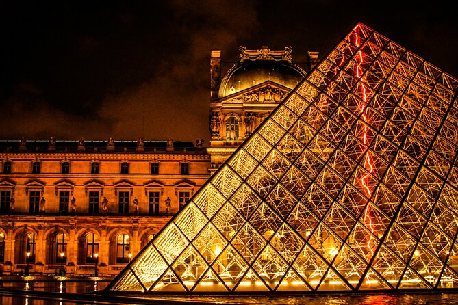 Paris: Night at the Louvre 6-people Max Guided Experience - The key things to know