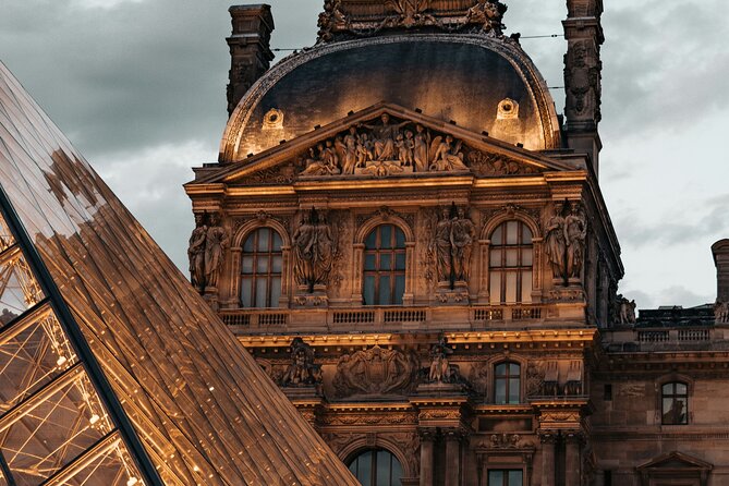 Paris: Night at the Louvre 6-people Max Guided Experience - Small group of 6: the real reason people feel better