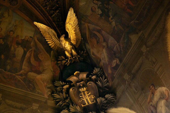 Paris: Night at the Louvre 6-people Max Guided Experience - What the itinerary feels like step by step