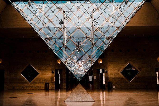 Paris: Night at the Louvre 6-people Max Guided Experience - Tips to make the night work for you
