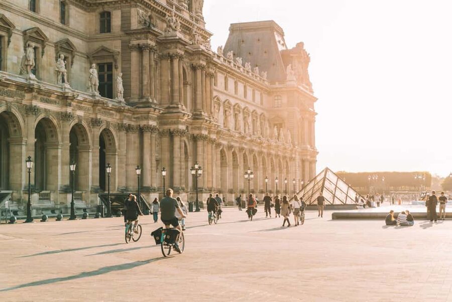 Paris: Night Small-Group Bike Tour & Boat Cruise - Why a night bike tour plus a Seine cruise works so well