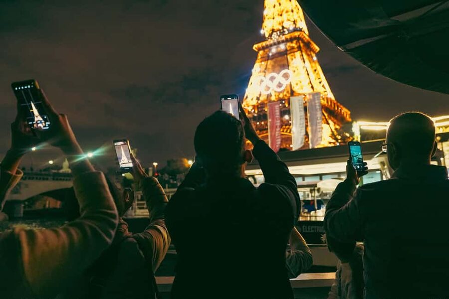 Paris: Night Small-Group Bike Tour & Boat Cruise - Eiffel Tower warm-up: getting the rhythm before the famous shots