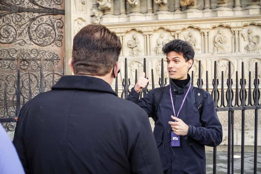 Paris: Notre Dame and Île de la Cité Walking Tour - Price and value: why $69 works in a city built on lines