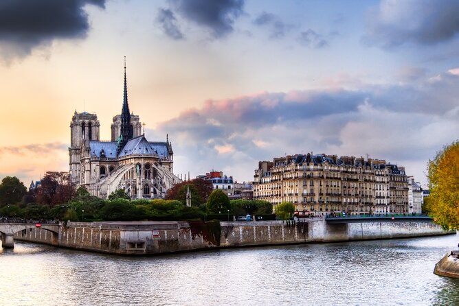 Paris Notre Dame Cathedral Audio Guide Visit - Is interior access part of this?