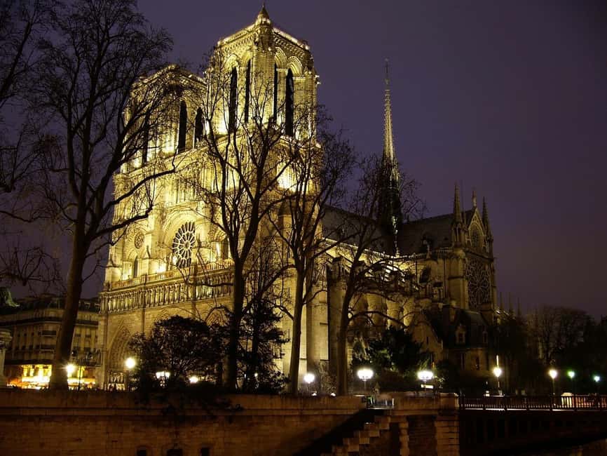 Paris: Notre Dame Guided Tour with Reserved Access option - How reserved access changes your Notre-Dame timing