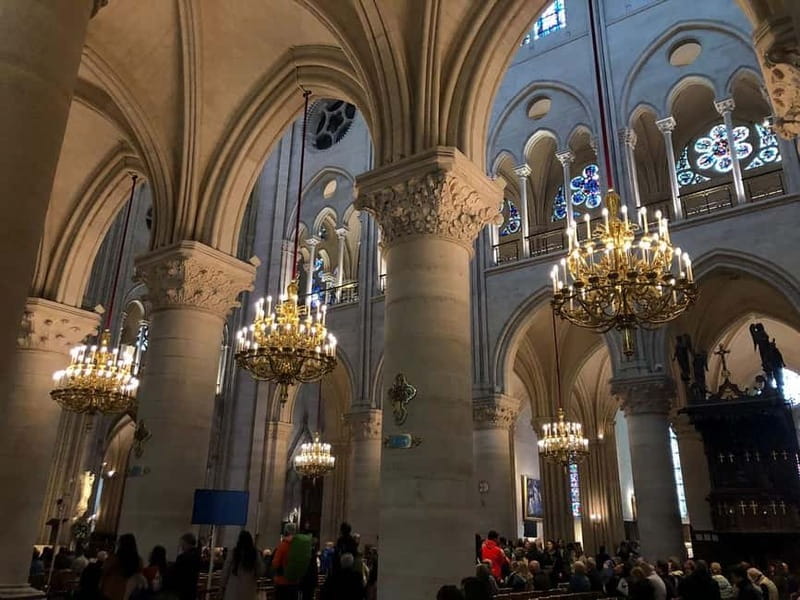 Paris: Notre-Dame Interior and Ile de la Cité Guided Tour - Guide quality makes or breaks this kind of tour