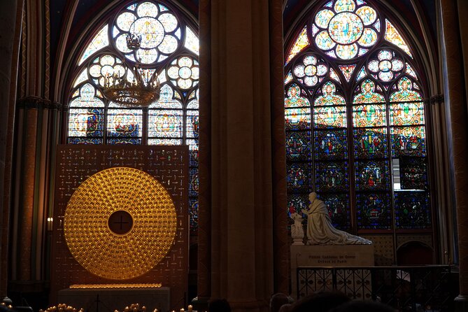 Paris Notre-Dame Interior Guided Tour with Scheduled Group Access - Who you get matters: the guide lineup and the vibe
