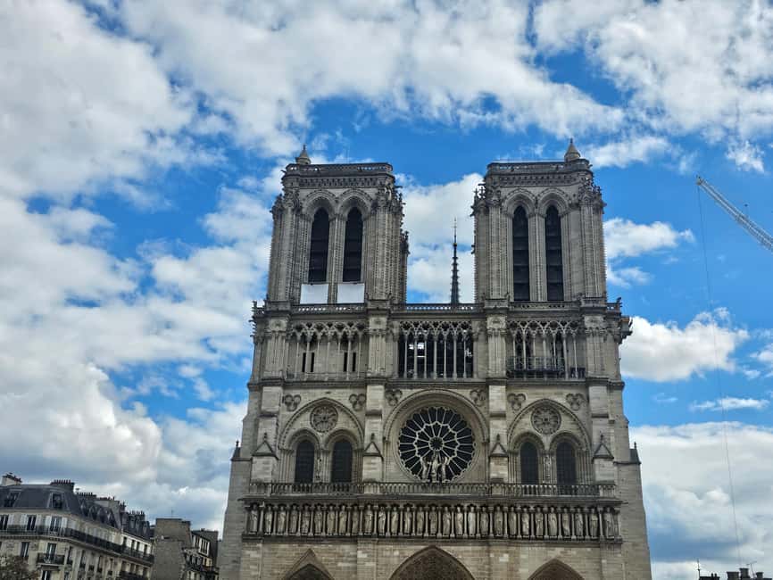 Paris: Notre Dame Outdoor Tour with Sainte-Chapelle / Crypt. - The Notre-Dame guided walk, what you will focus on outside