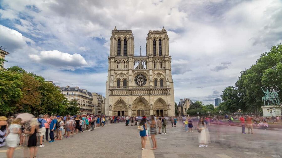 Paris: Notre-Dame Professional Guided Tour with Free Entry - Victor Hugo and why his novel still matters here