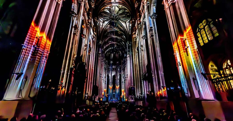 Paris: Nouveau spectacle Son et lumière - LUMINISCENCE - Église Saint-Eustache: why this church works for a light show