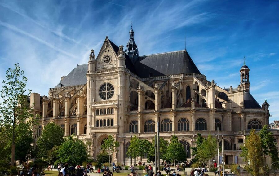 Paris: Nouveau spectacle Son et lumière - LUMINISCENCE - Music that turns the room into a concert hall