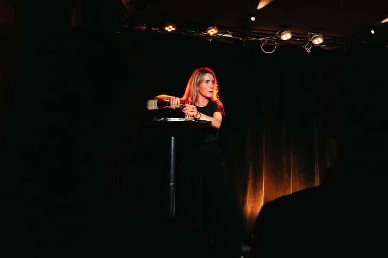 Paris: Oh My God She's Parisian! English Comedy Show - Drinks at the bar: how to make it feel like a proper Paris night out