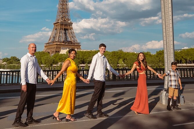 Paris One-Hour Private Photo Shoot - Picking Your One-Hour Paris Look, Eiffel Tower, Montmartre, or Louvre