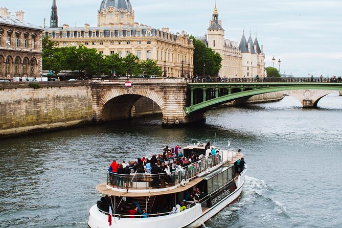 Paris - One Hour Seine River Cruise with Recorded Commentary - One Hour on the Seine, Why It Works So Well