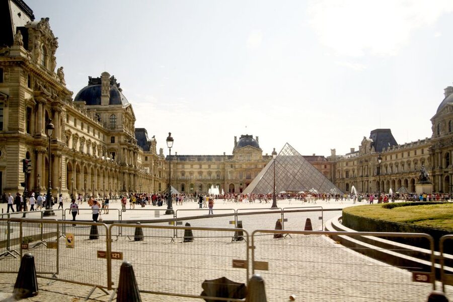 Paris: Openair Double Decker Bus Audio-Guided City Tour - Arc de Triomphe Moments: Seeing the Monument in Its Own Context