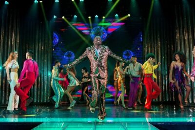 Paris Paradis Latin Cabaret Show with Champagne