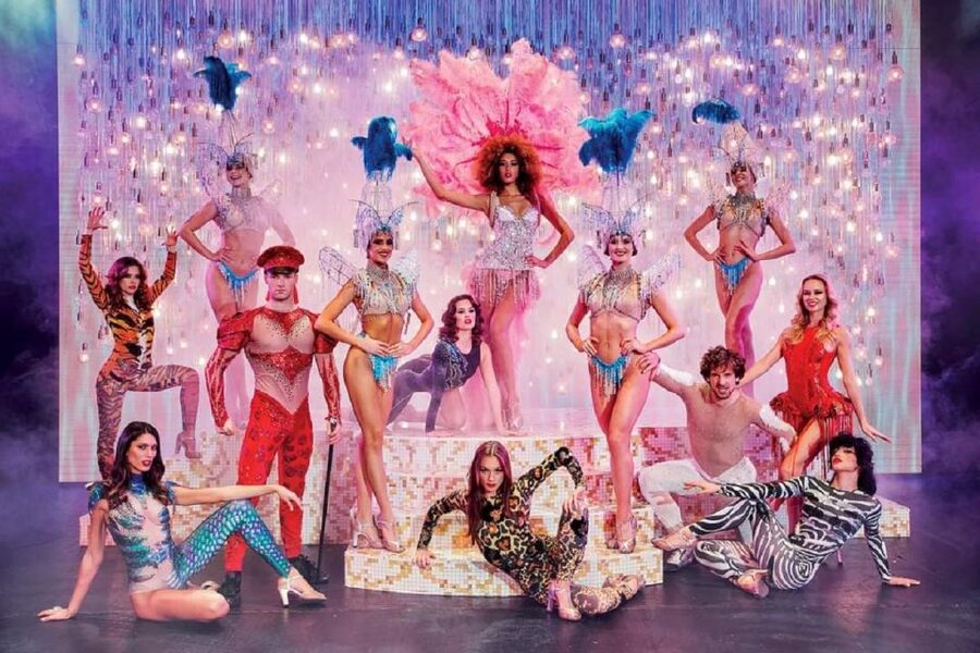 Paris: Paradis Latin Cabaret Show with Optional Champagne - Key things to know before you go